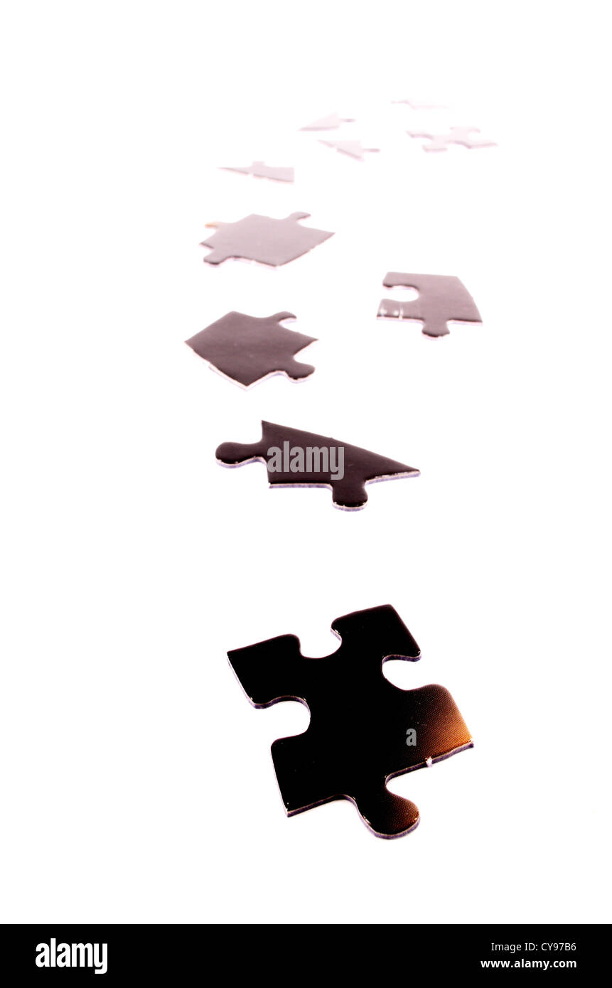 Puzzle di pezzi isolati su sfondo bianco Foto Stock