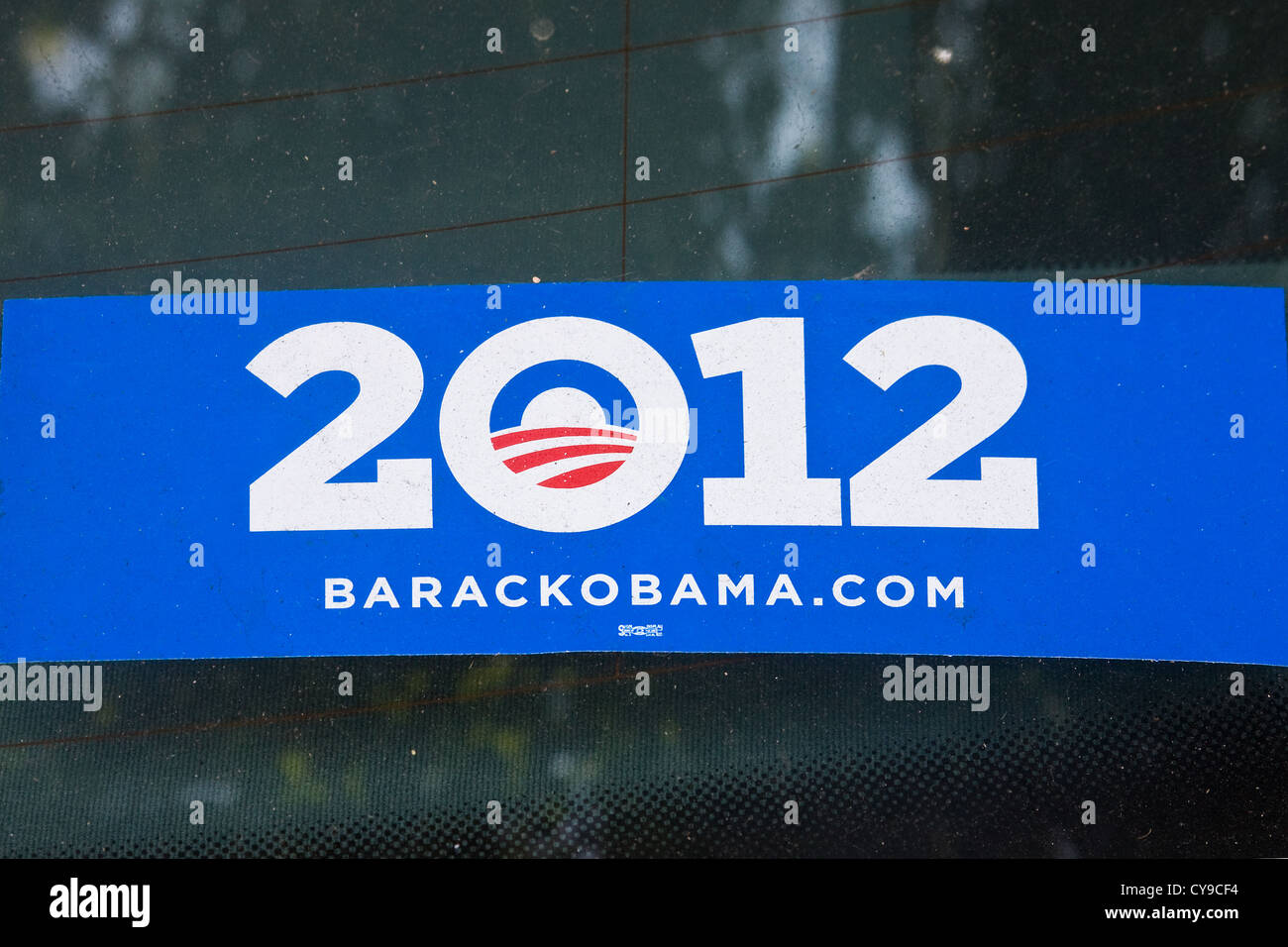 2012 Barack Hussein Obama campagna politica adesivo su un auto del finestrino posteriore. Foto Stock