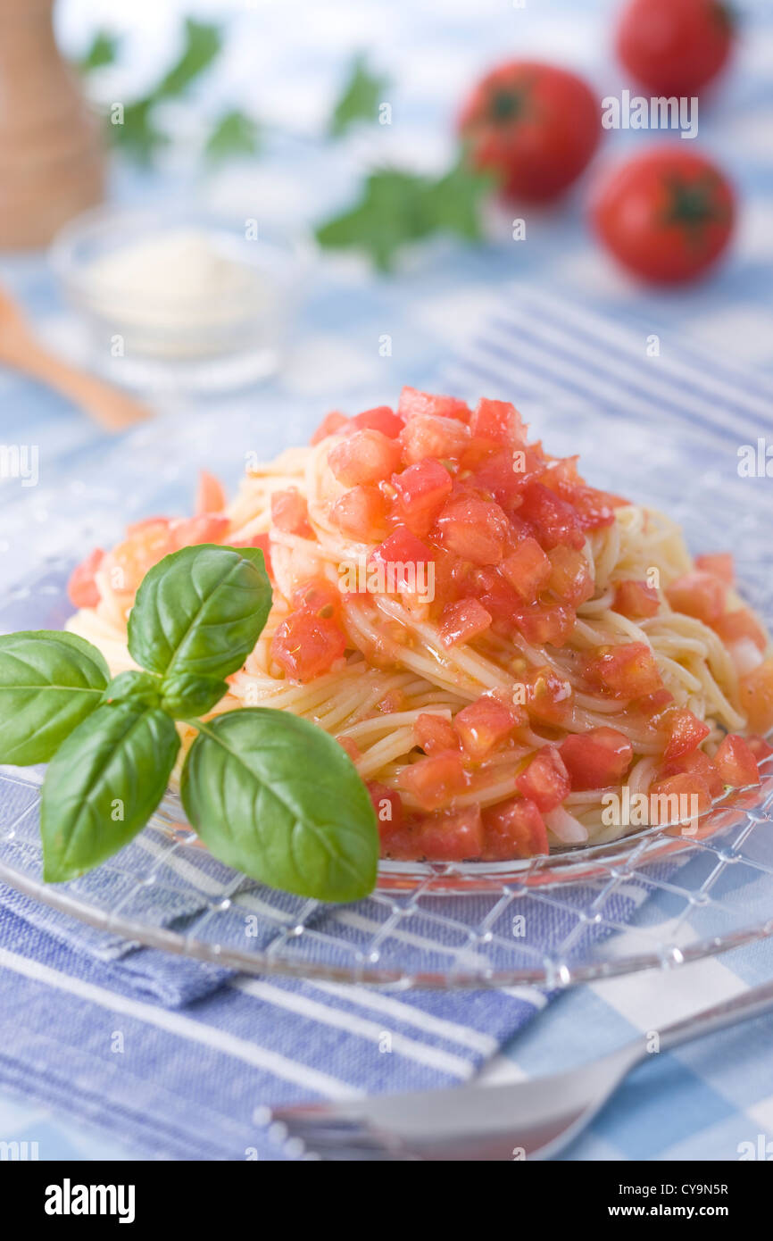 Freddo Spaghetti al pomodoro Foto Stock