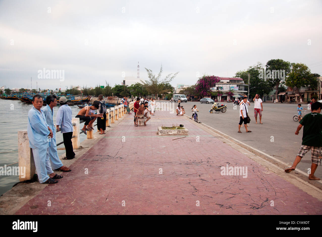 La popolazione locale Phan Thiet Vietnam Foto Stock