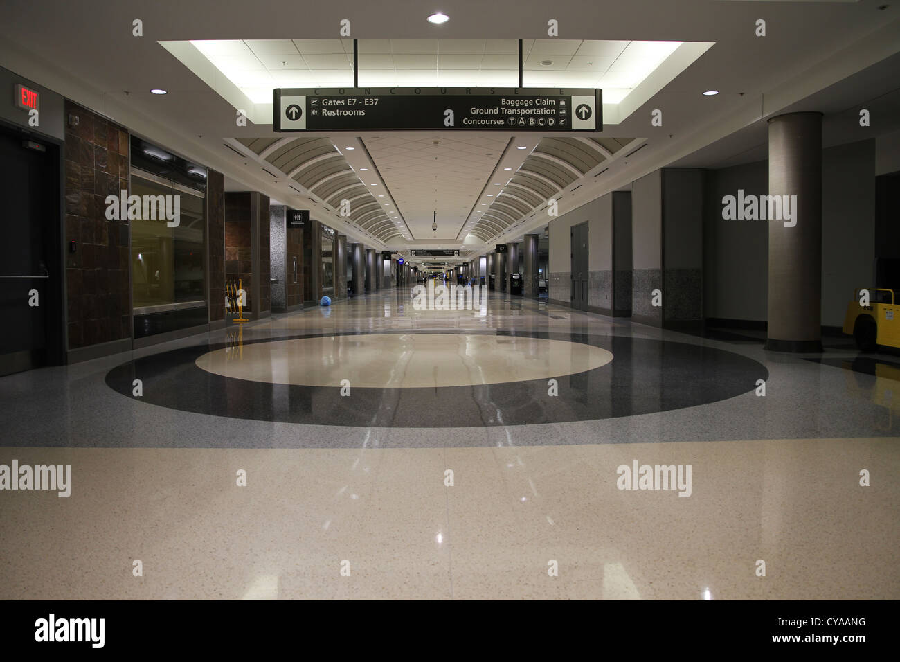 Un vuoto di Airport Terminal in Aeroporto Hartsfield-Jackson ad Atlanta, che è l'aeroporto più trafficato del mondo. Foto Stock