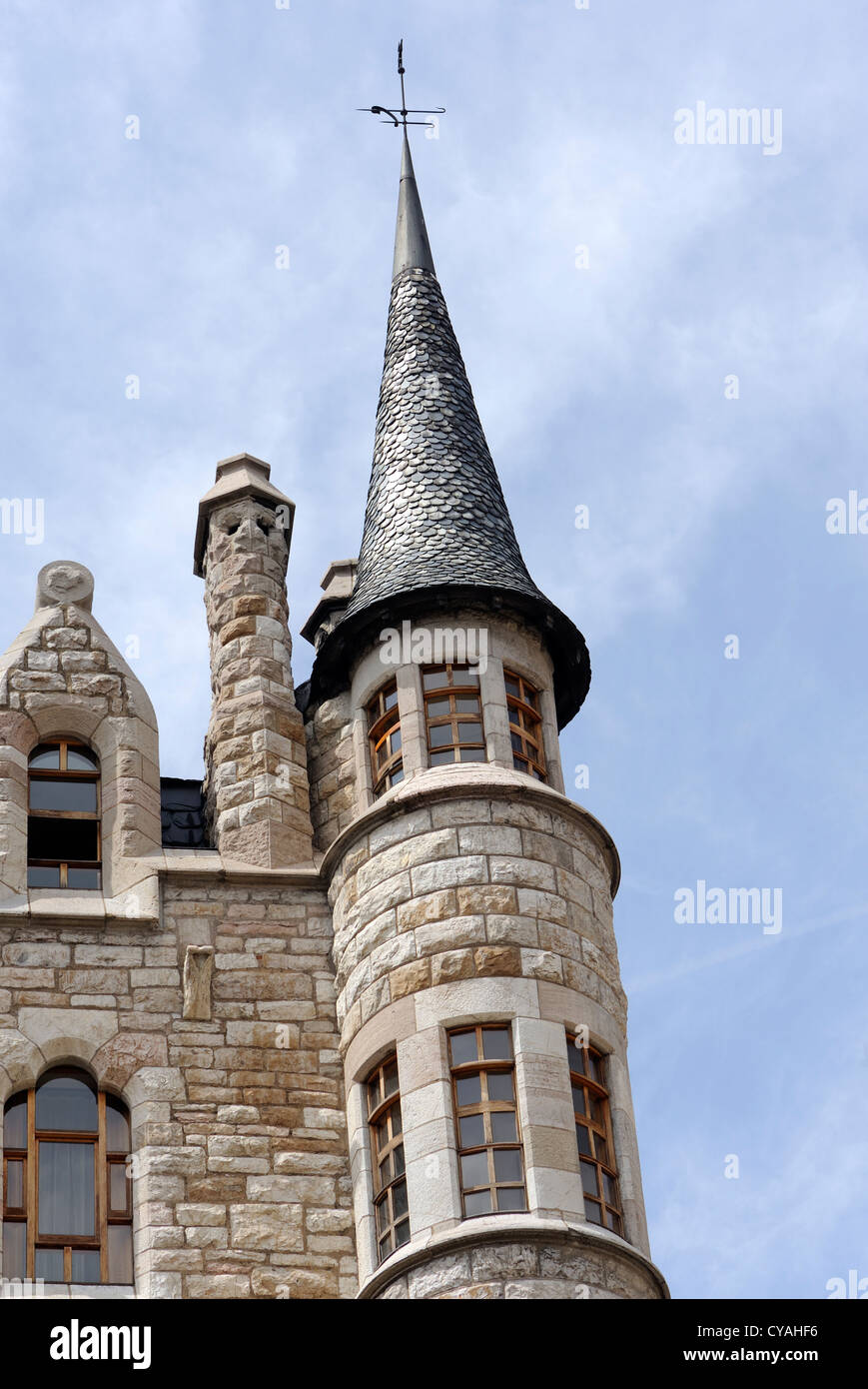 La torretta sulla Casa de Botines progettato da Antoni Gaudi. Leon. Foto Stock