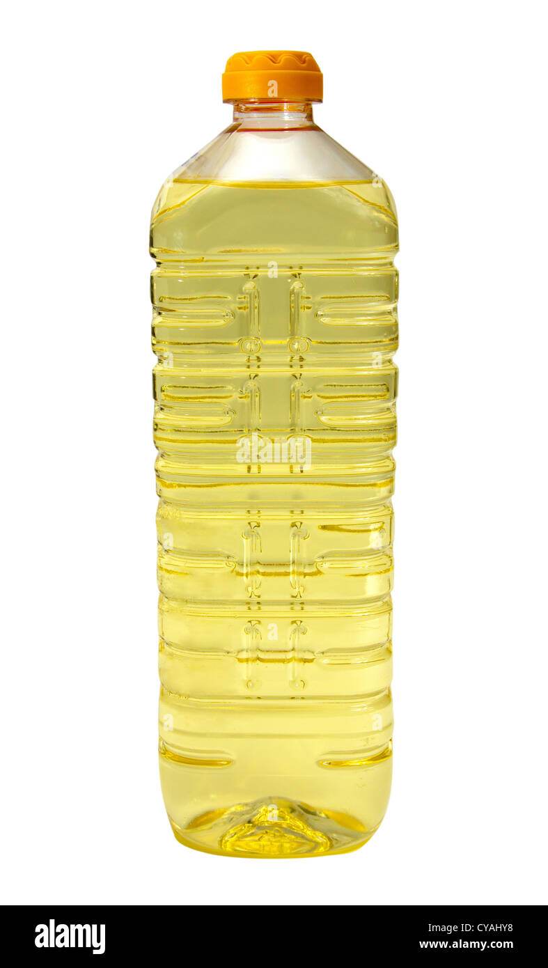 Olio di semi di girasole in una bottiglia di plastica isolati su sfondo bianco Foto Stock