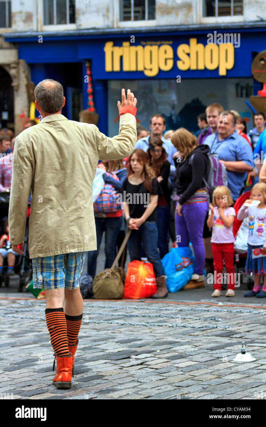 Street performer, Edinburgh Fringe Festival Scozia Foto Stock