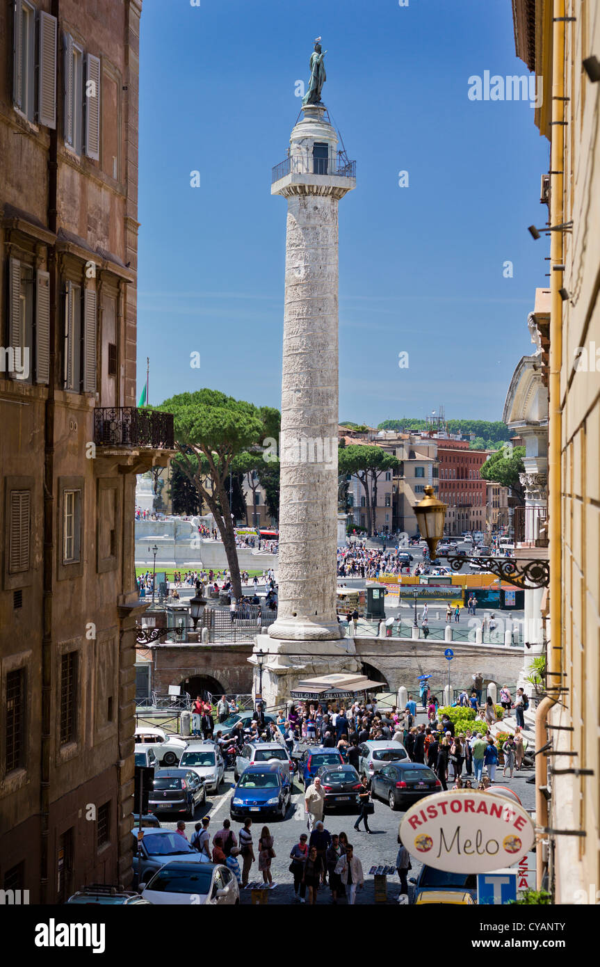 Colonna di Traiano Fori Imperiali Roma Foto Stock
