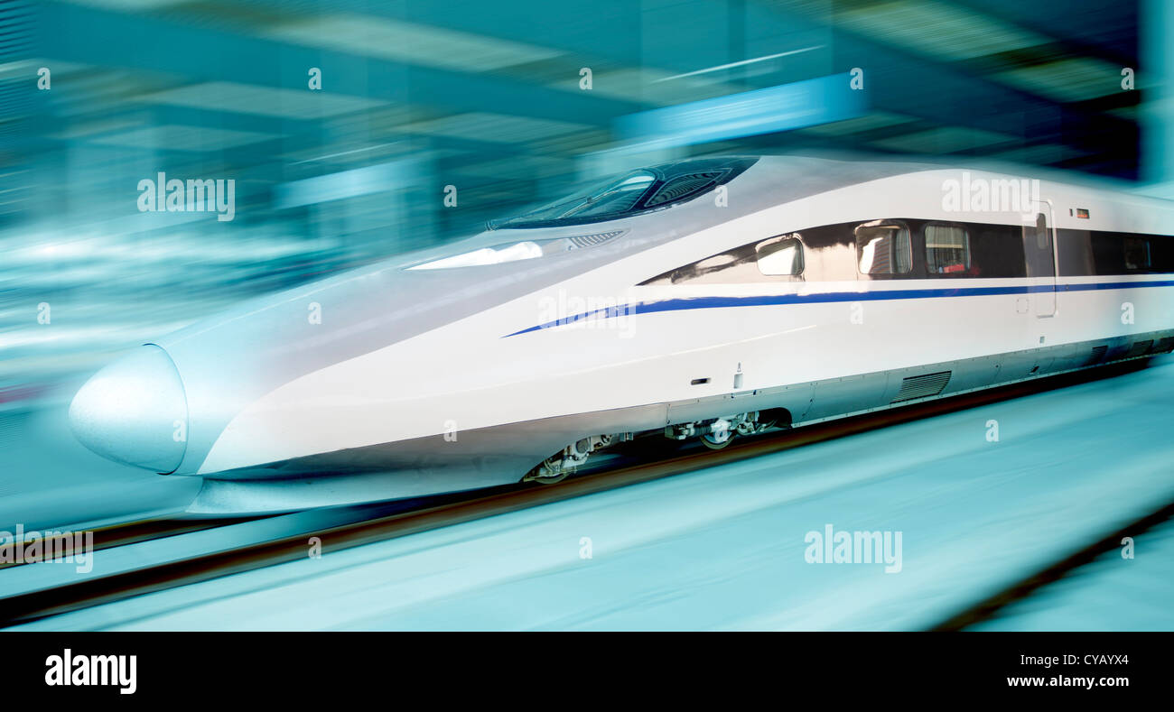 Moderno alto velocità treno bullet sulla via,Cina Foto Stock