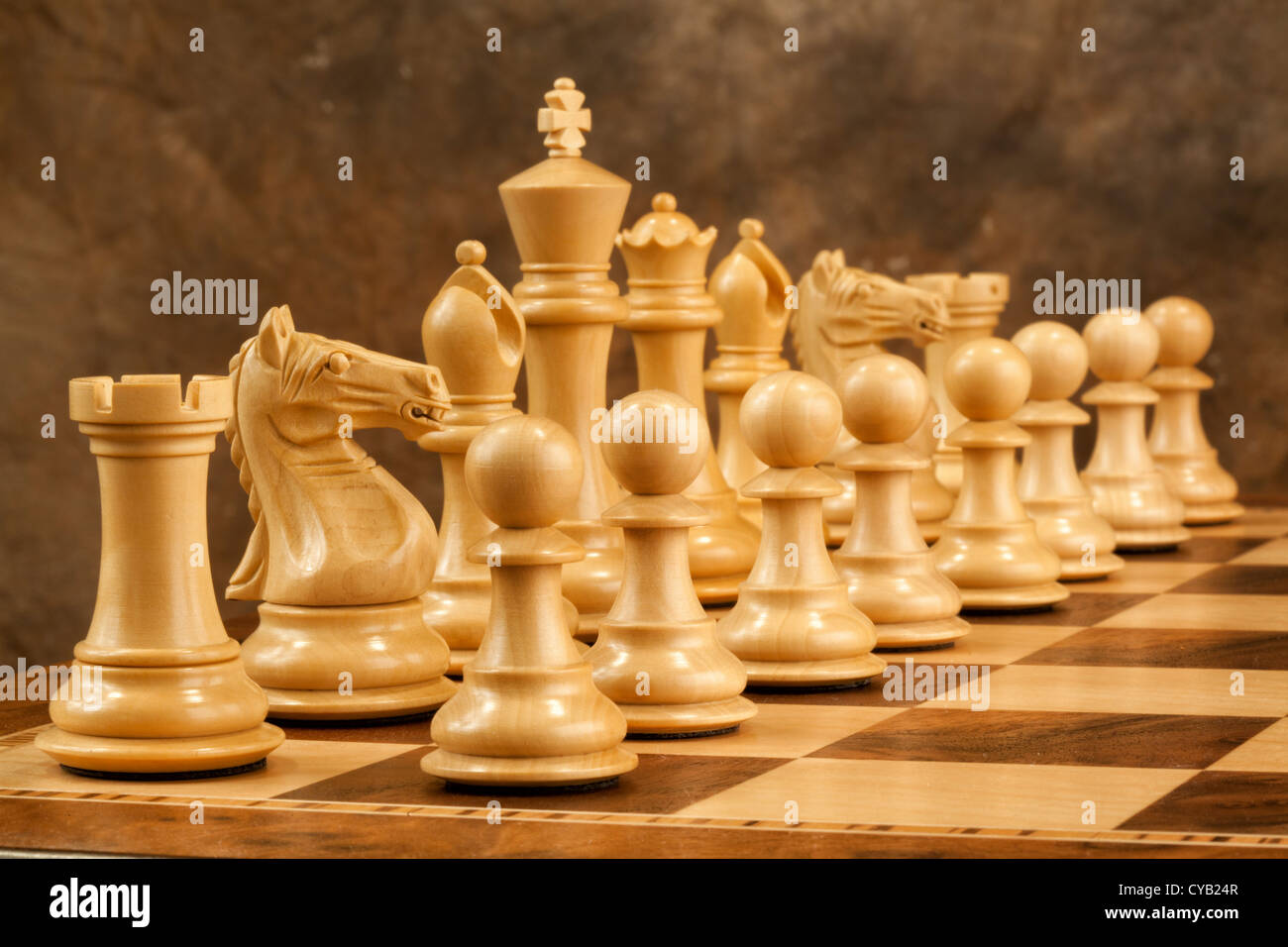 Pronti per la battaglia. Ferma la vita con pezzi di scacchi. Foto Stock