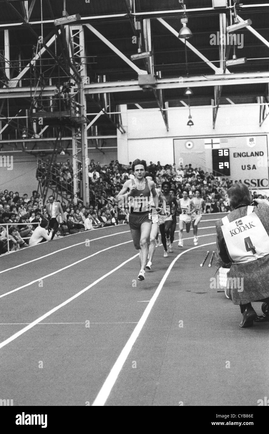 Gran Bretagna contro STATI UNITI D'AMERICA, meeting di atletica a RAF Cosford Athletics Stadium, Shropshire, Inghilterra, 9 marzo 1985 Foto Stock