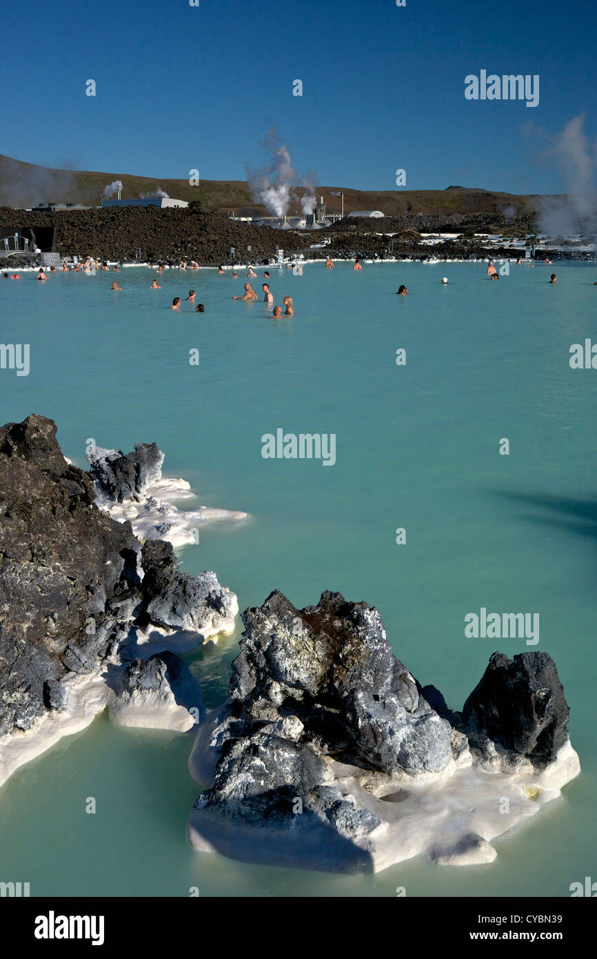 Energia geotermica all'aperto piscina a laguna blu, Islanda Foto Stock