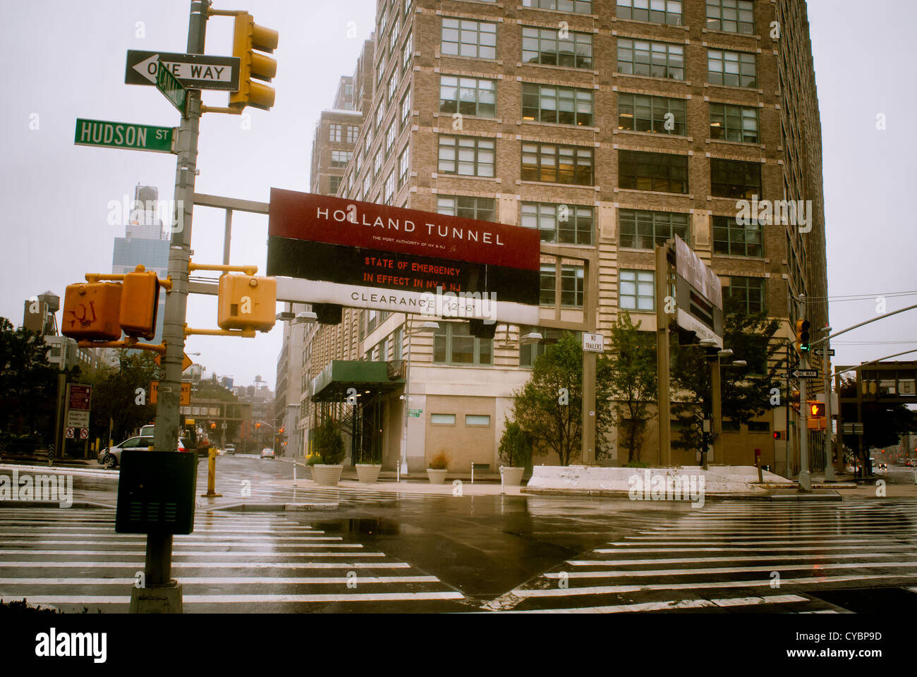 L ingresso del Tunnel Holland in New York presto di essere chiusa a causa dell uragano Sandy Foto Stock