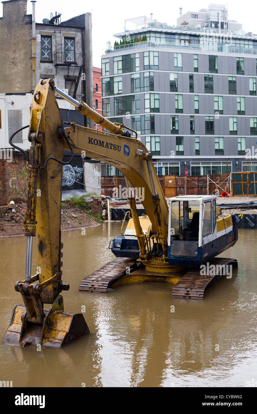 In un invaso sito in costruzione in New York quartiere di Hudson Square da inondazioni dall uragano Sandy Foto Stock