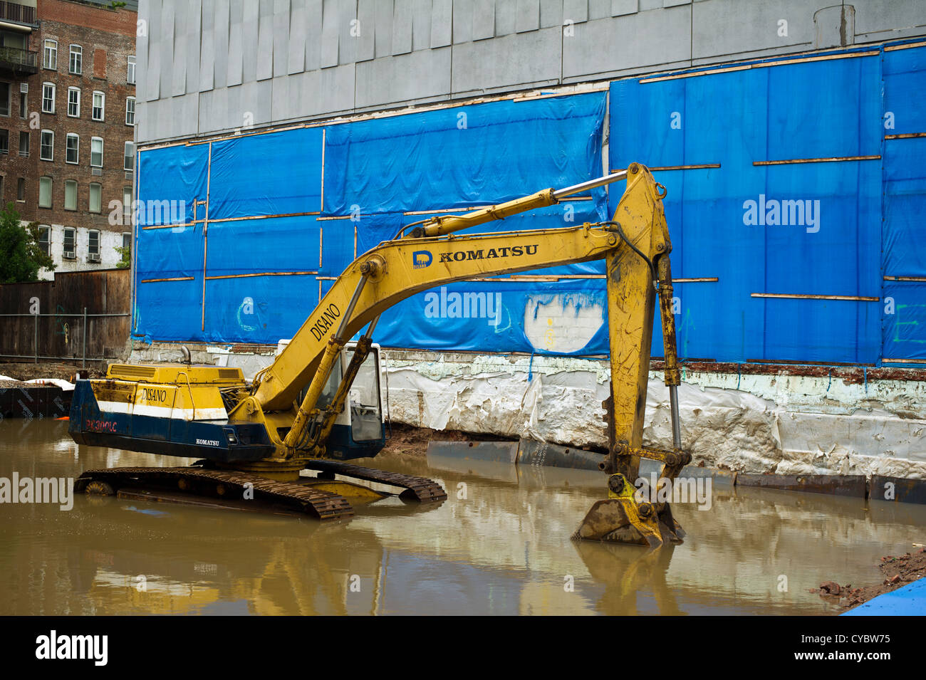 In un invaso sito in costruzione in New York quartiere di Hudson Square da inondazioni dall uragano Sandy Foto Stock