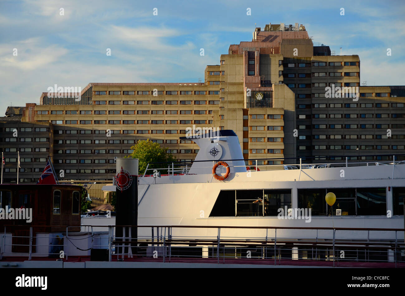 Guoman Hotel Il Tower Hotel sul fiume Tamigi, Londra Foto Stock