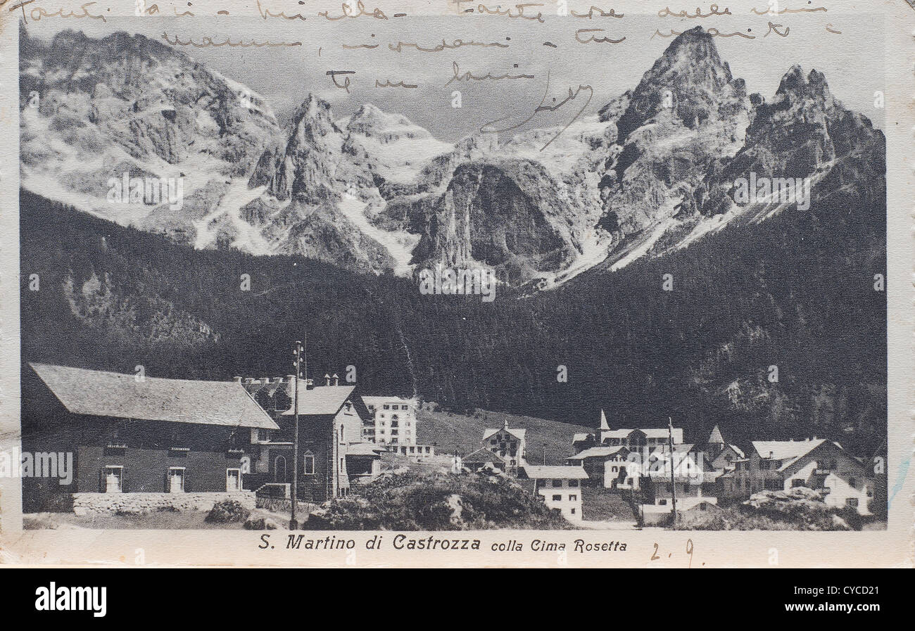 Una vista di San Martino di Castrozza in una vecchia cartolina Foto Stock
