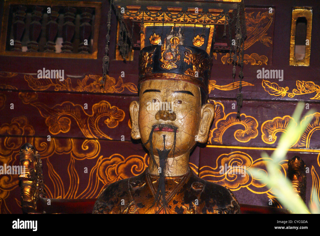 Vietnam Hoa Lu, capitale del Vietnam nel decimo e undicesimo secoli. L'imperatore Dinh Tien Hoang in Dinh Tien Hoang Temple Foto Stock