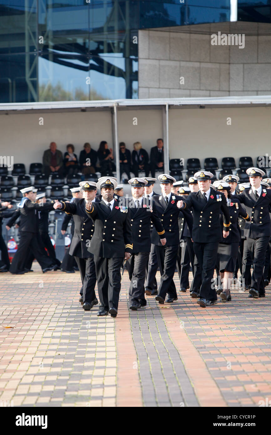 Gli ufficiali navali nel ricordo parade di Birmingham 2011. Foto Stock