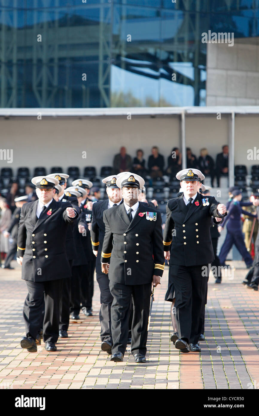 Gli ufficiali navali nel ricordo parade di Birmingham 2011. Foto Stock