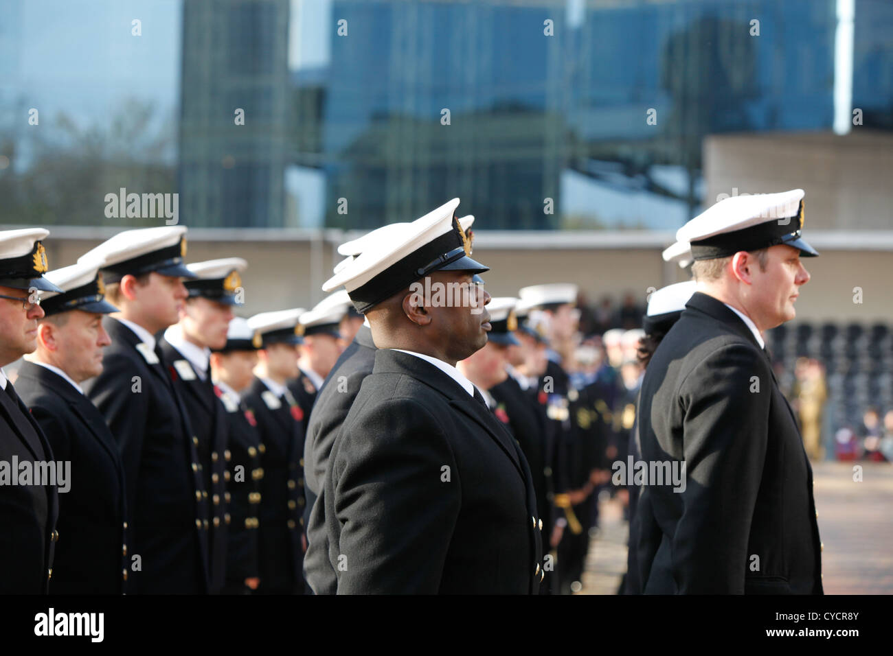 Gli ufficiali navali nel ricordo parade di Birmingham 2011. Foto Stock