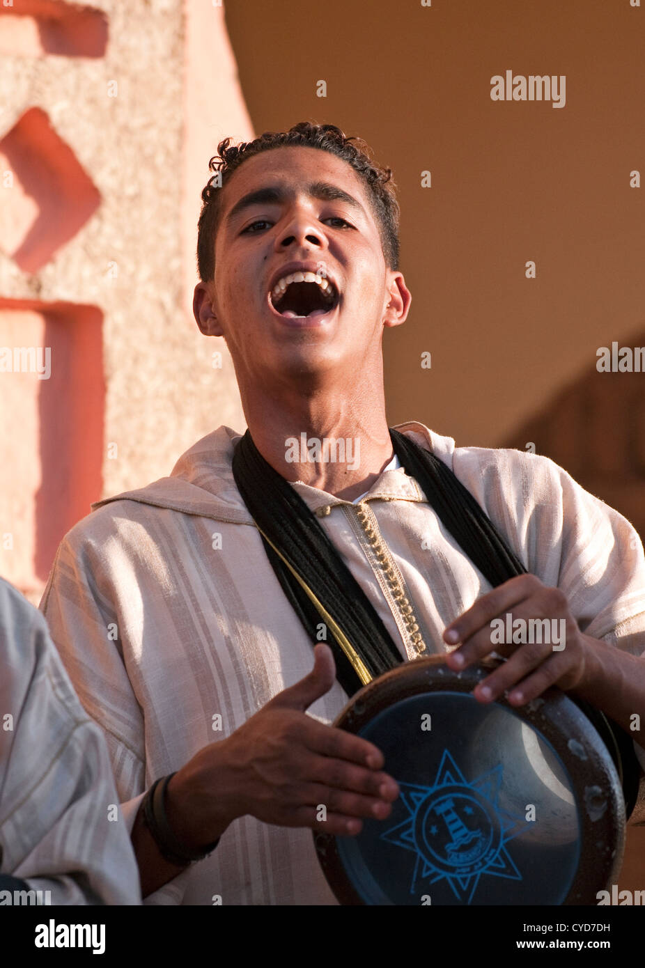 Uomo marocchino cantando Foto Stock