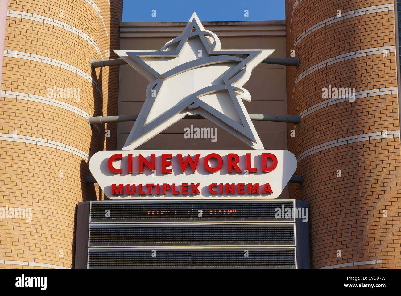 Parte anteriore del ciniworld cinema multisala a Rugby Regno Unito Foto Stock