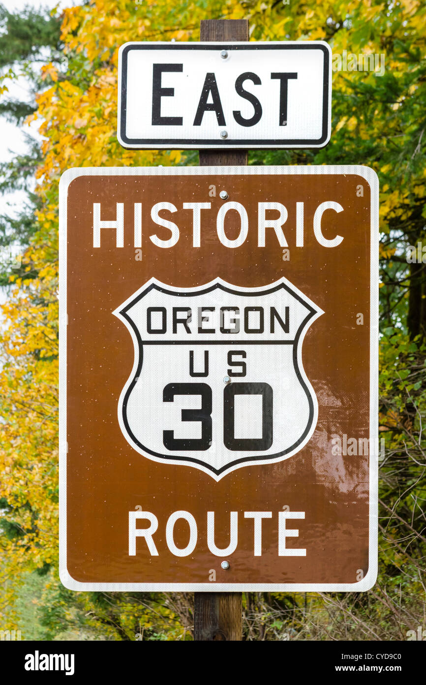 Cartello stradale su di noi 30, lo storico fiume Columbia autostrada, Columbia River Gorge, Multnomah County, Oregon, Stati Uniti d'America Foto Stock