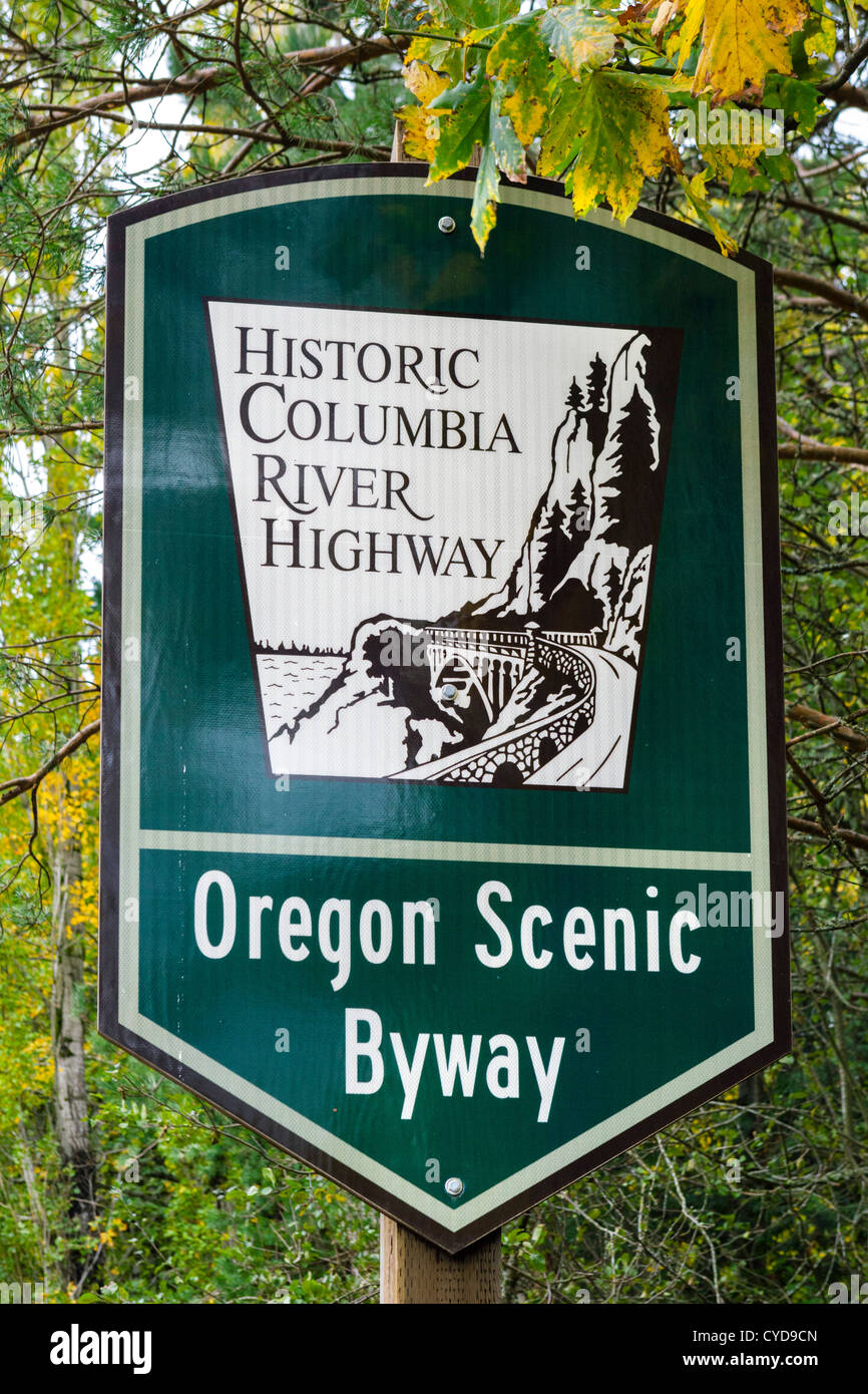 Cartello stradale su di noi 30, lo storico fiume Columbia autostrada, Columbia River Gorge, Multnomah County, Oregon, Stati Uniti d'America Foto Stock