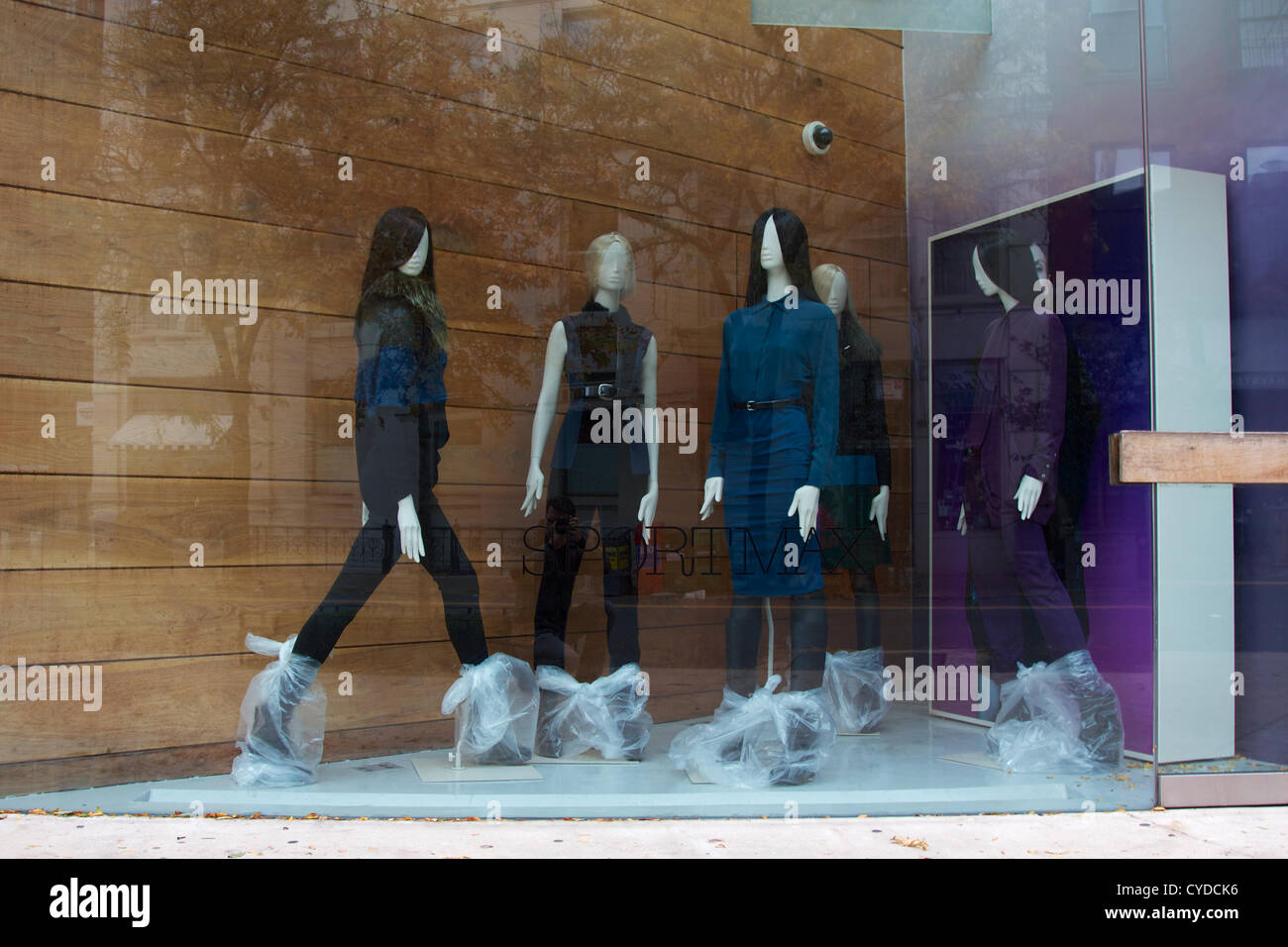 NEW YORK, NY, Stati Uniti d'America - 31 ottobre 2012: fashion store nel quartiere di Soho, Lower Manhattan ha preparato in maniera peculiare per l'uragano Sandy in New York, NY, STATI UNITI D'AMERICA, il 31 ottobre 2012. Foto Stock