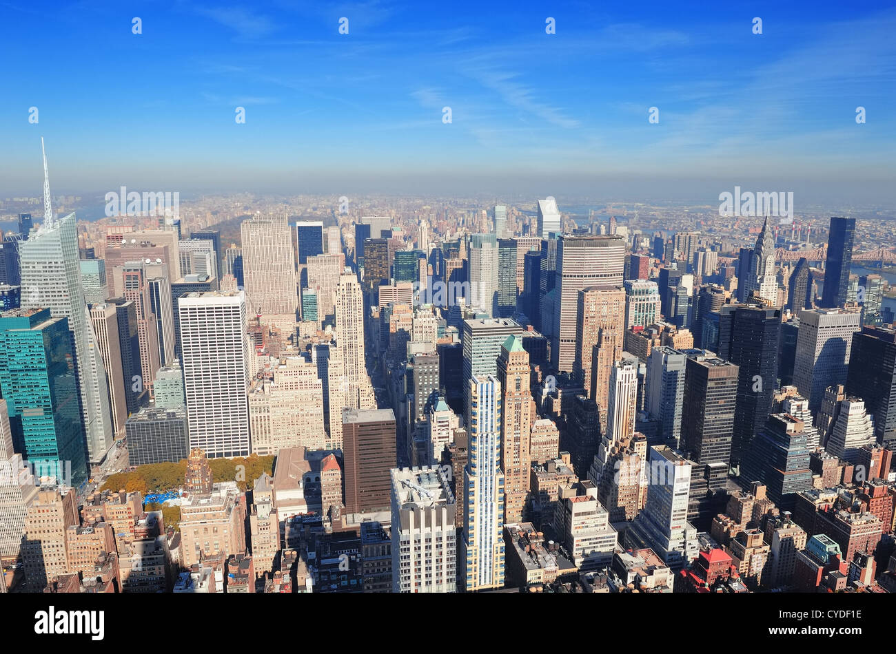 New York City grattacieli di Manhattan antenna vista panorama nel giorno. Foto Stock