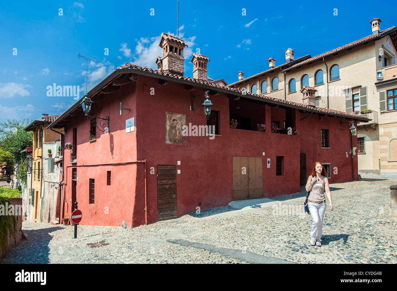 Europa Italia Piemonte in provincia di Cuneo Saluzzo scorcio della città vecchia Foto Stock