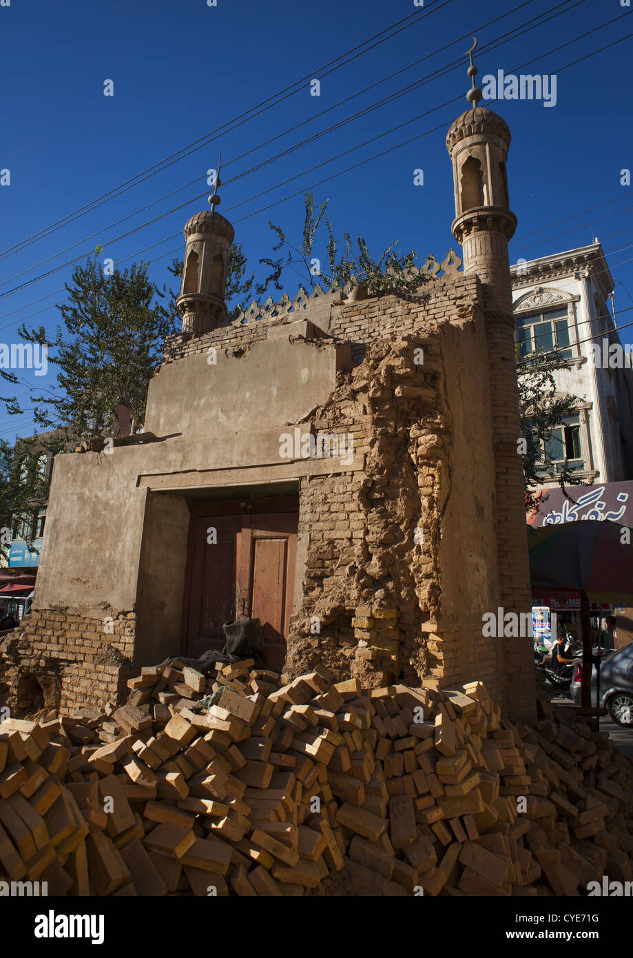 Demolita moschea nella Città Vecchia di Kashgar, Xinjiang Uyghur Regione autonoma, Cina Foto Stock