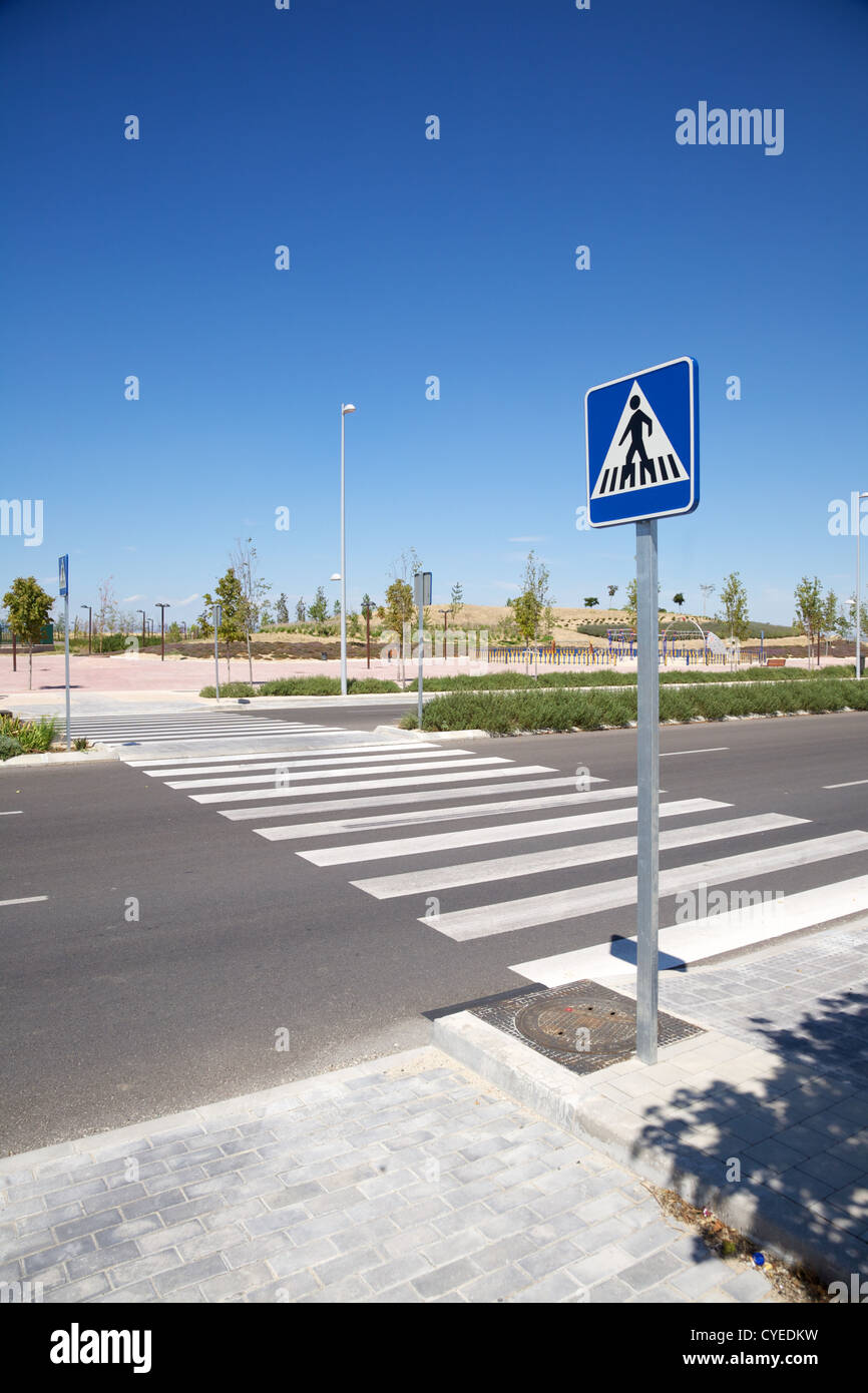 Nuovo lonely street presso la città di Madrid in Spagna Foto Stock