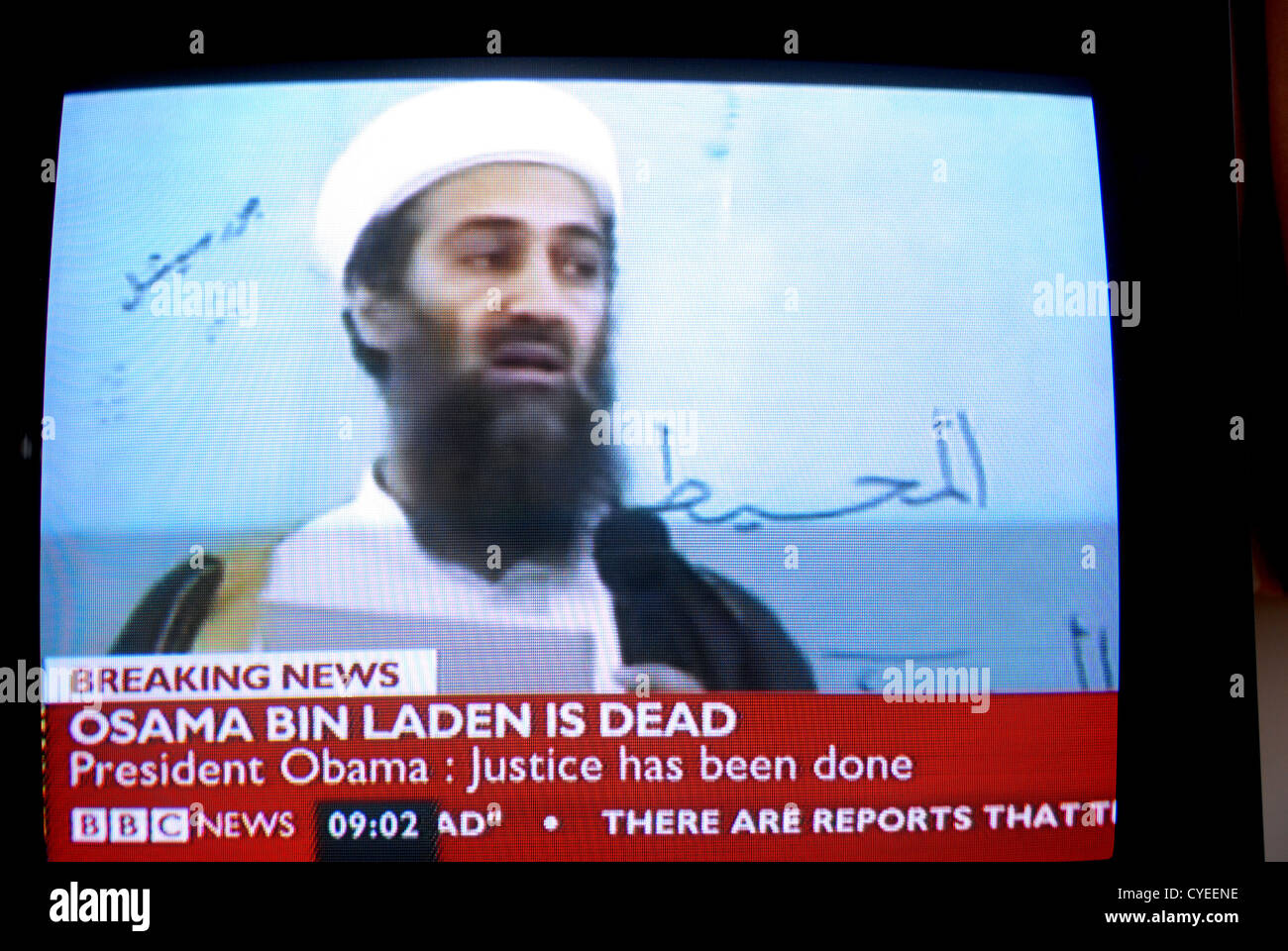 Ultime notizie, Osama Bin Laden è morto - 2 maggio 2011. News broadcast cattura dello schermo dalla BBC Foto Stock