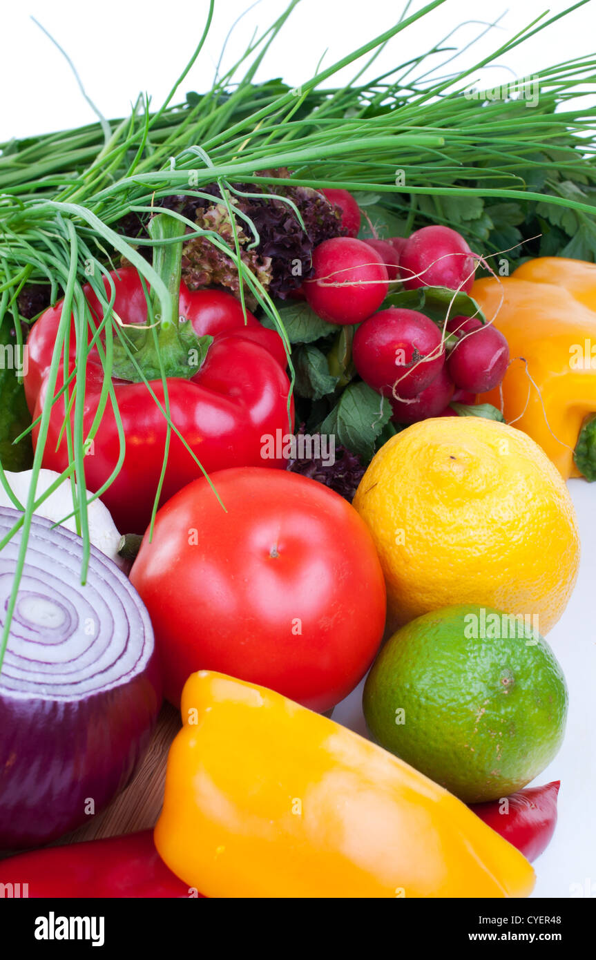 Composizione di verdure colorate verticali Foto Stock