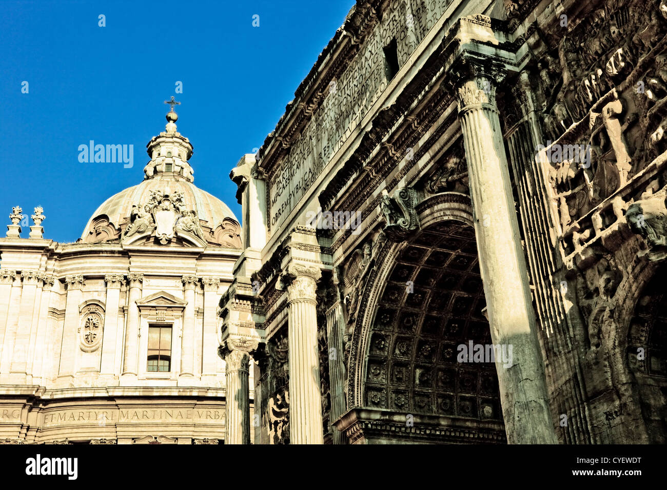 Foto orizzontale del Colosseo e Arco constantines Foto Stock