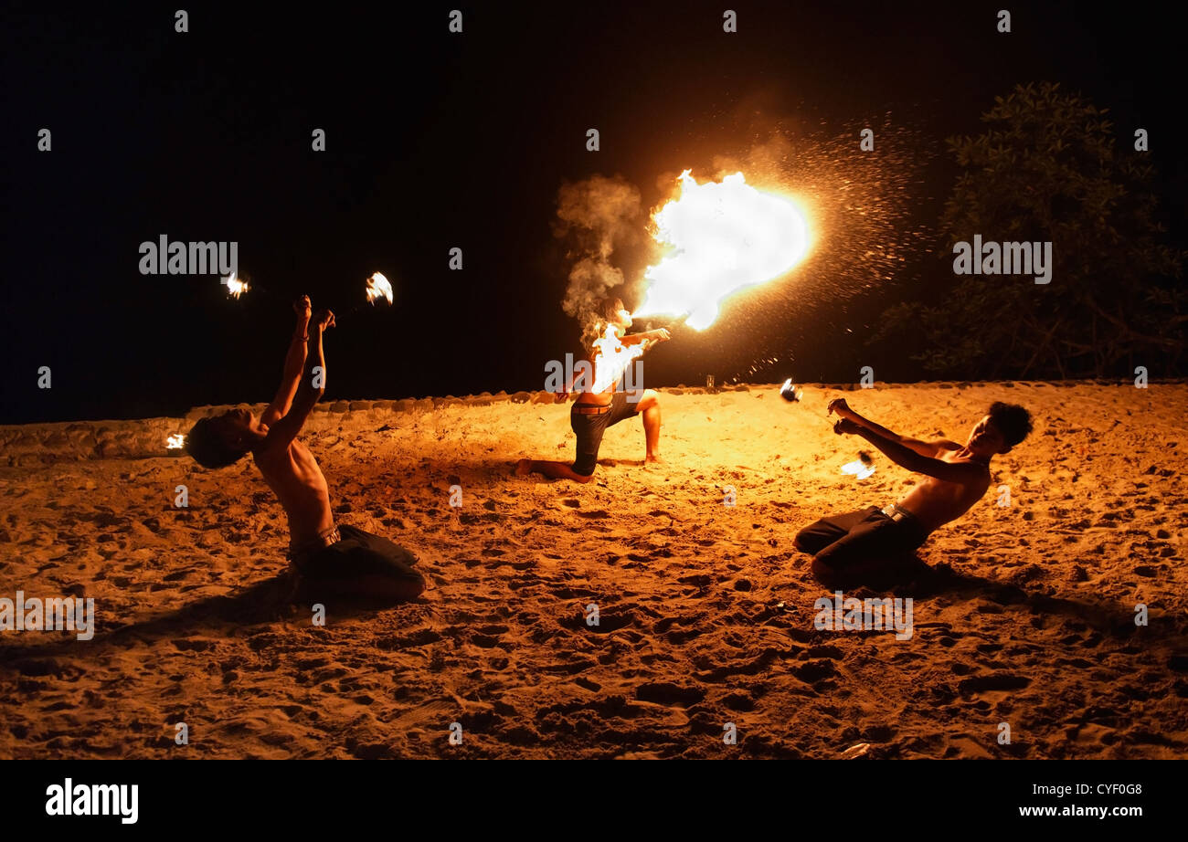 Fire ballerini in Koh Kood Island, Thailandia Foto Stock