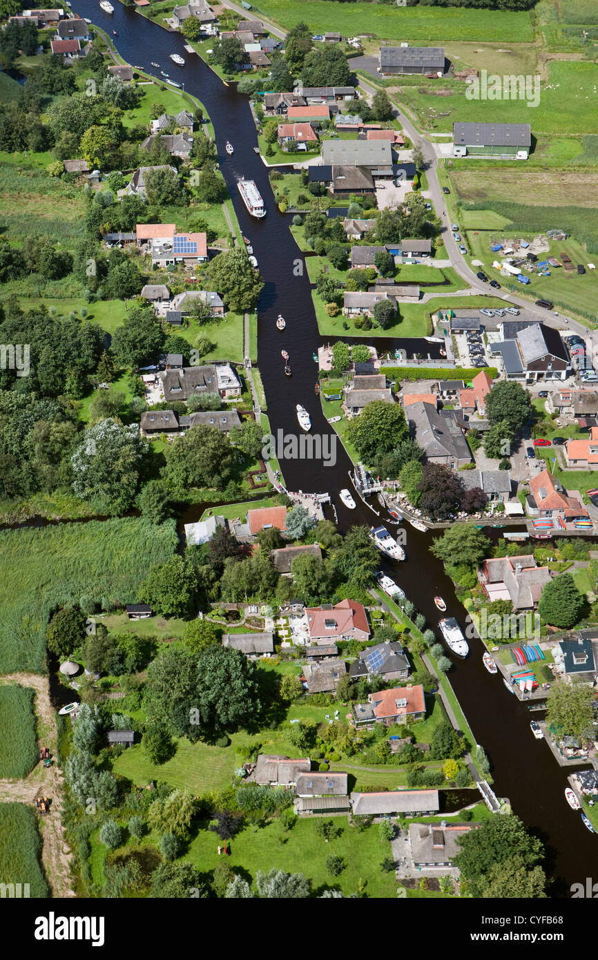 I Paesi Bassi, Kalenberg, villaggio turistico entro il Weerribben-Wieden Parco Nazionale. Antenna. Foto Stock