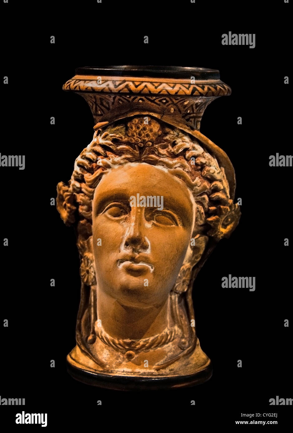 La terracotta urna cineraria ellenistico del II secolo A.C. Siti Etruschi di 74 x 52 cm Etruria Toscana Foto Stock