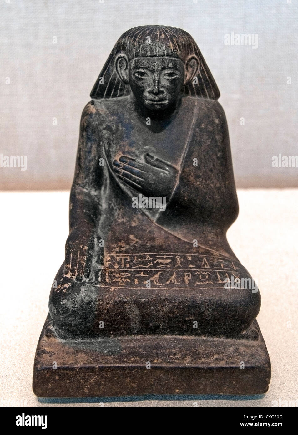 Statuetta di Khnumhotep offerte di ricezione del Regno di Mezzo Dynasty 12-13 Data: ca. 1850-1640 A.C. L'Egitto 19 cm Foto Stock