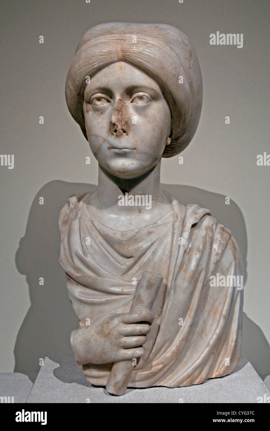 Busto di una donna con una rotellina di scorrimento 4th-inizio 5a Costantinopoli bizantina in marmo Pentelic 53 cm Istanbul Turchia Foto Stock