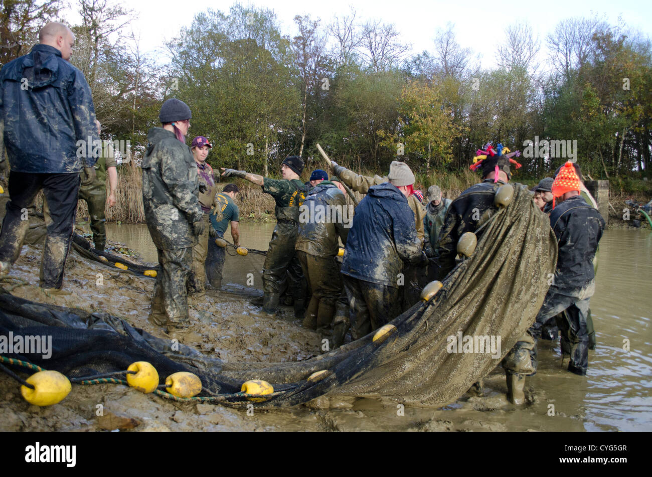Compensazione di pesce sul lago Foto Stock