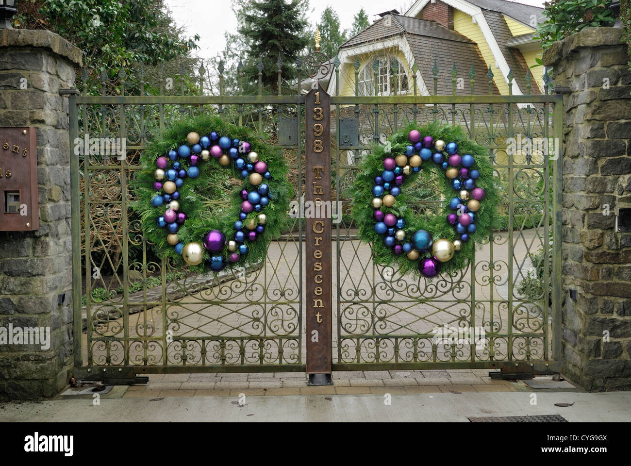 Proprietà sincronizzato con ghirlande di Natale. Foto Stock