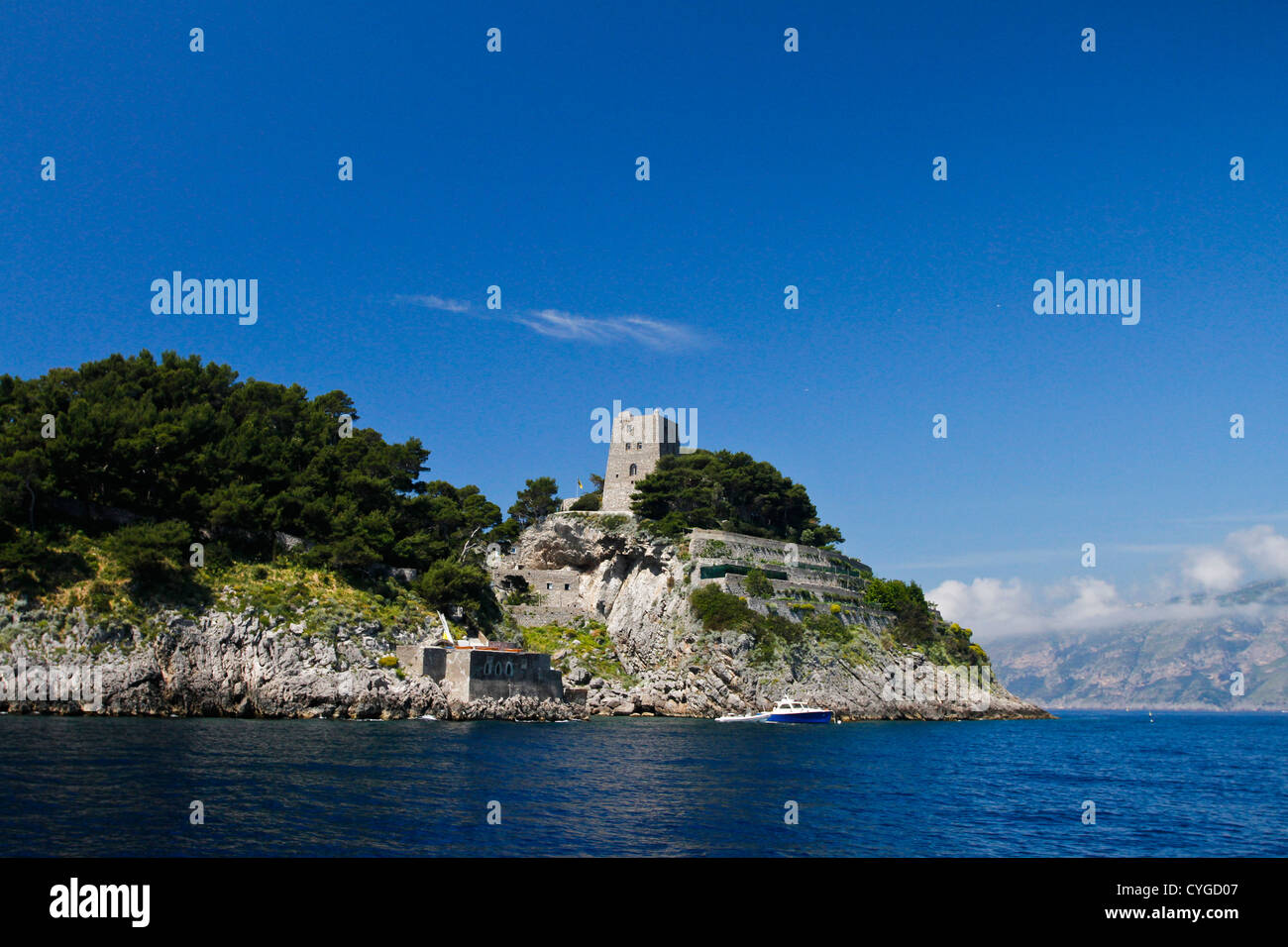 Torre di avvistamento per i pirati saraceni. Costiera Amalfitana Foto Stock