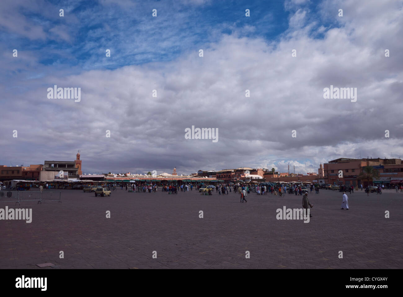 Il Dlemaa El Fnaa Square nel cuore di Marrakech Foto Stock