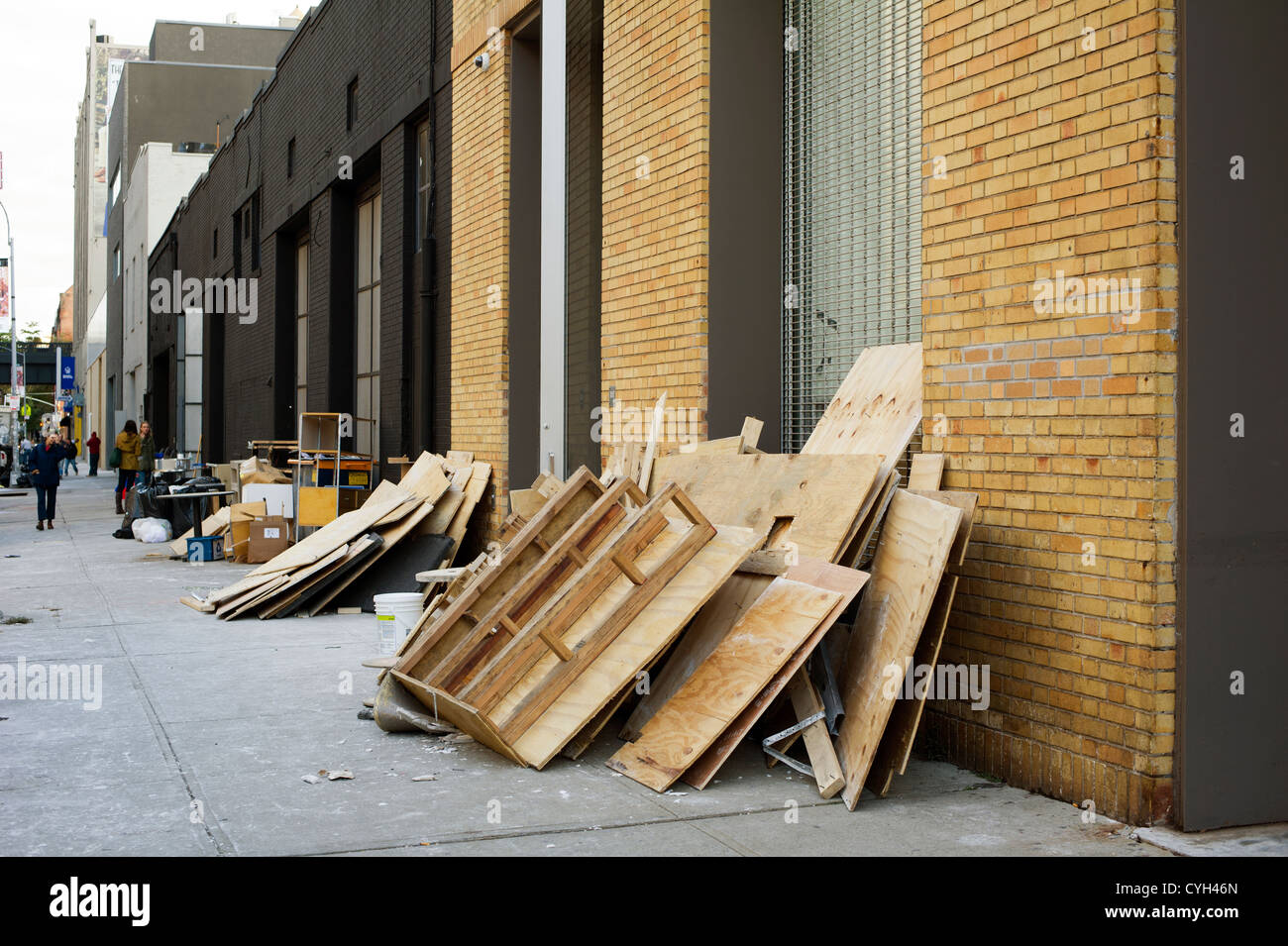 La presenza di residui sui marciapiedi nel quartiere alla moda di Chelsea Art Gallery del Distretto di New York Foto Stock
