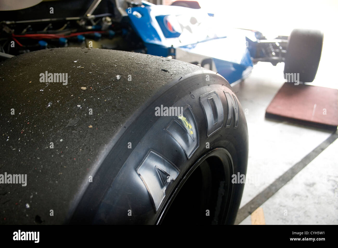 Un Avon pneumatico slick su una storica F1 racing car Foto stock - Alamy