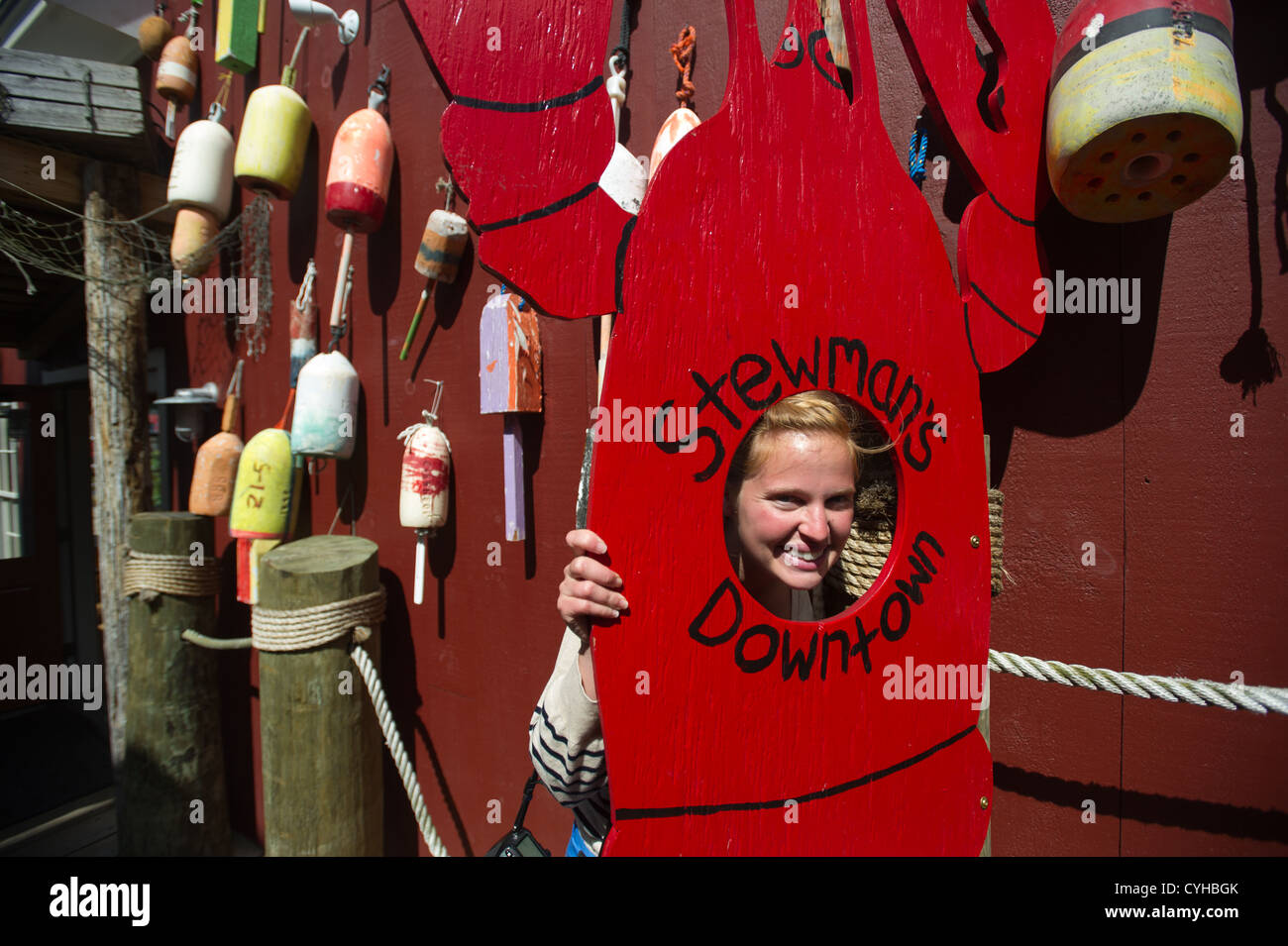 Giovane ragazza a destinazione turistica ristorante in Bar Harbor, ME Foto Stock