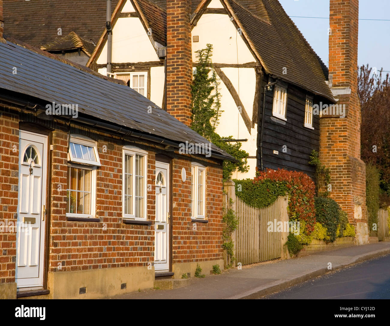Casa in un tipico villaggio inglese Foto Stock