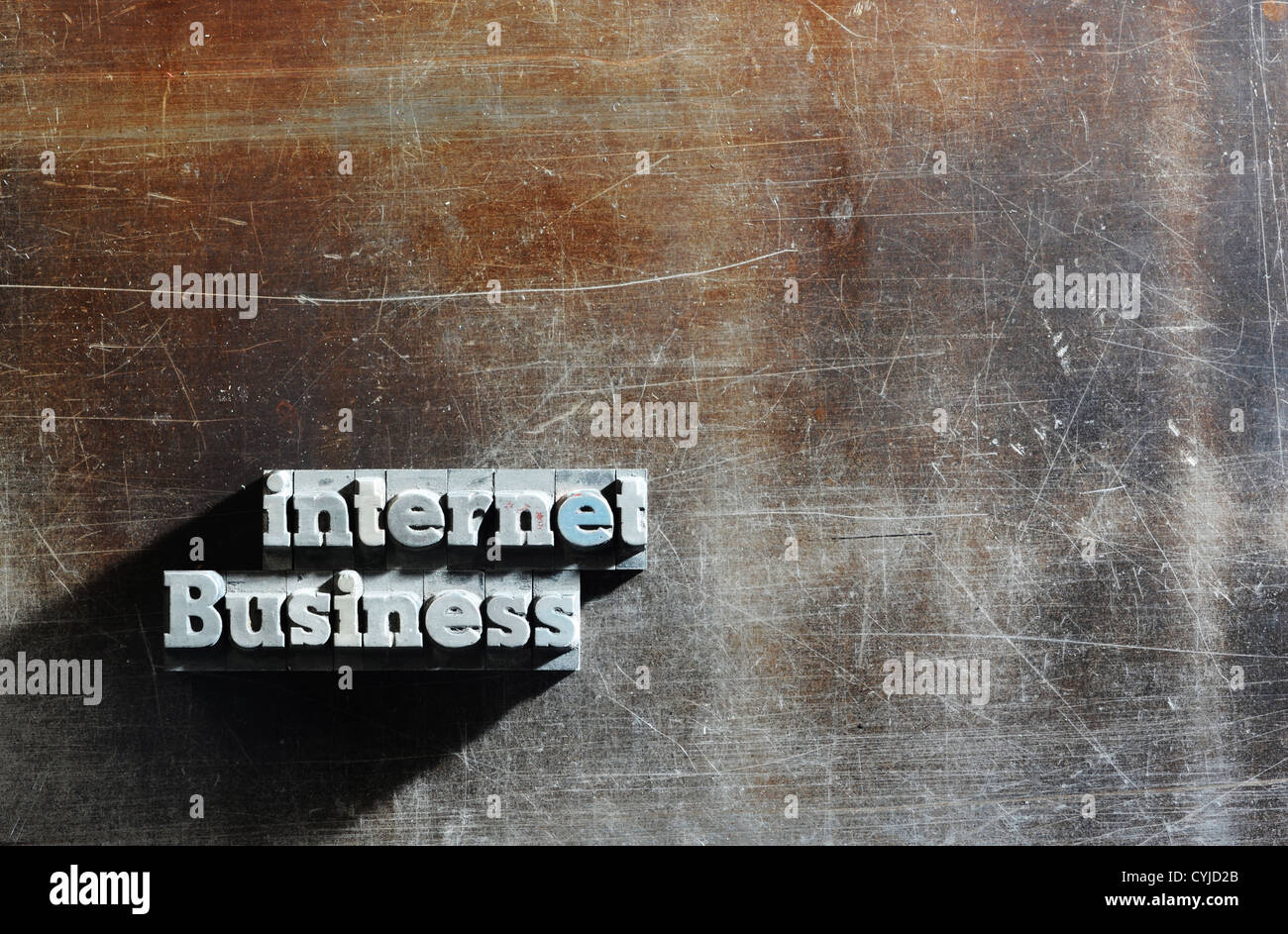 Vecchio lettere metalliche:internet background aziendale Foto Stock