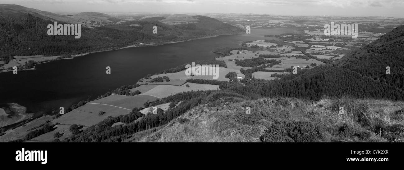 Bianco e Nero paesaggio panoramico Bassenthwaite acqua dei laghi Parco Nazionale del Distretto dei Laghi Cumbria Inghilterra England Foto Stock