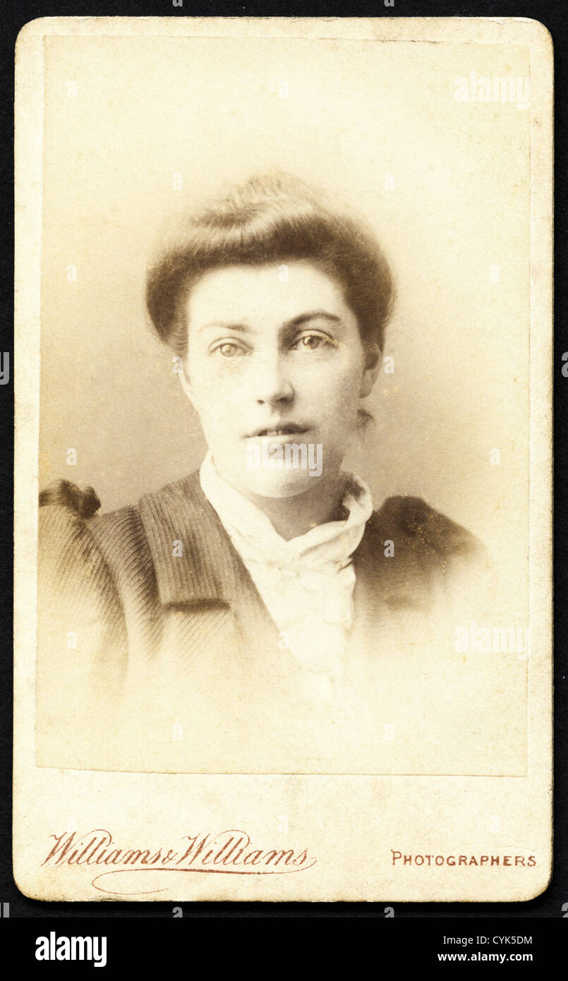 Donna vittoriana ritratto in studio circa 1890 dai fotografi Williams & Williams Foto Stock